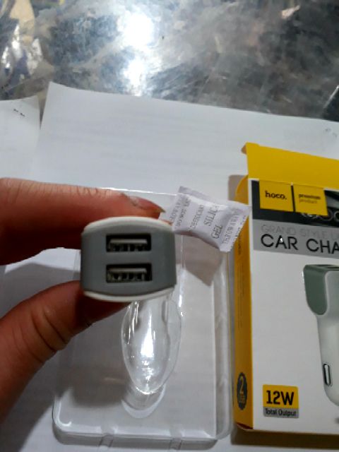 Tẩu cắm sạc điện thoại 2 cửa xe hơi , xe tải