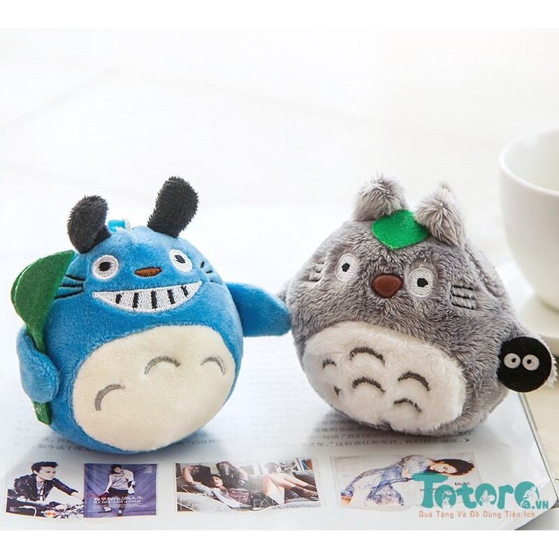 Thú bông Totoro ôm bồ hóng
