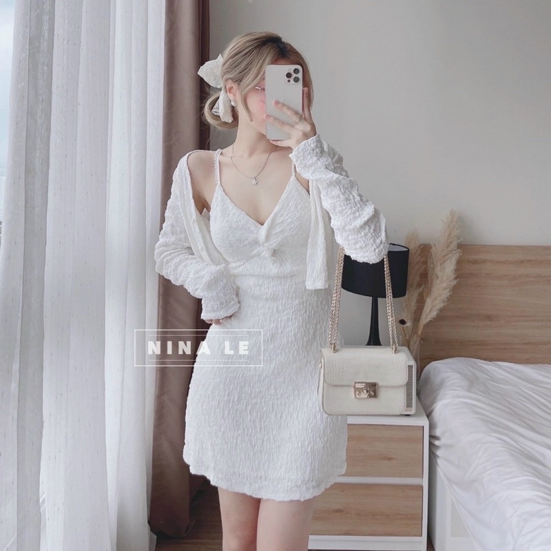 SET ĐẦM 2S TRẮNG XỐP XOẮN NGỰC KÈM KHOÁC CROP