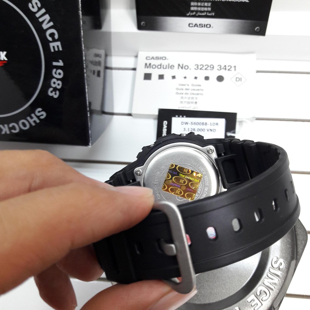 Đồng hồ nam dây nhựa Casio GSHOCK DW-5600E-1VDF chính hãng