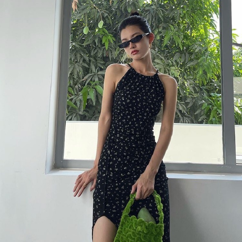Đầm Hoa Màu Đen Cổ Yếm Xẻ Tà Quyến Rũ Thời Trang Kiểu Pháp Cho Nữ