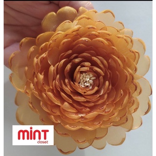 Hoa cúc handmade cài áo vàng đồng