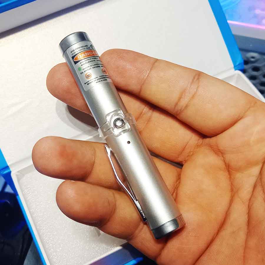 Đèn Laze Công Trình Sạc USB Mini Vỏ Bạc Tia Xanh Lá Cao Cấp 1