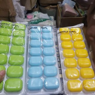 Khay làm đá silicon kèm nắp