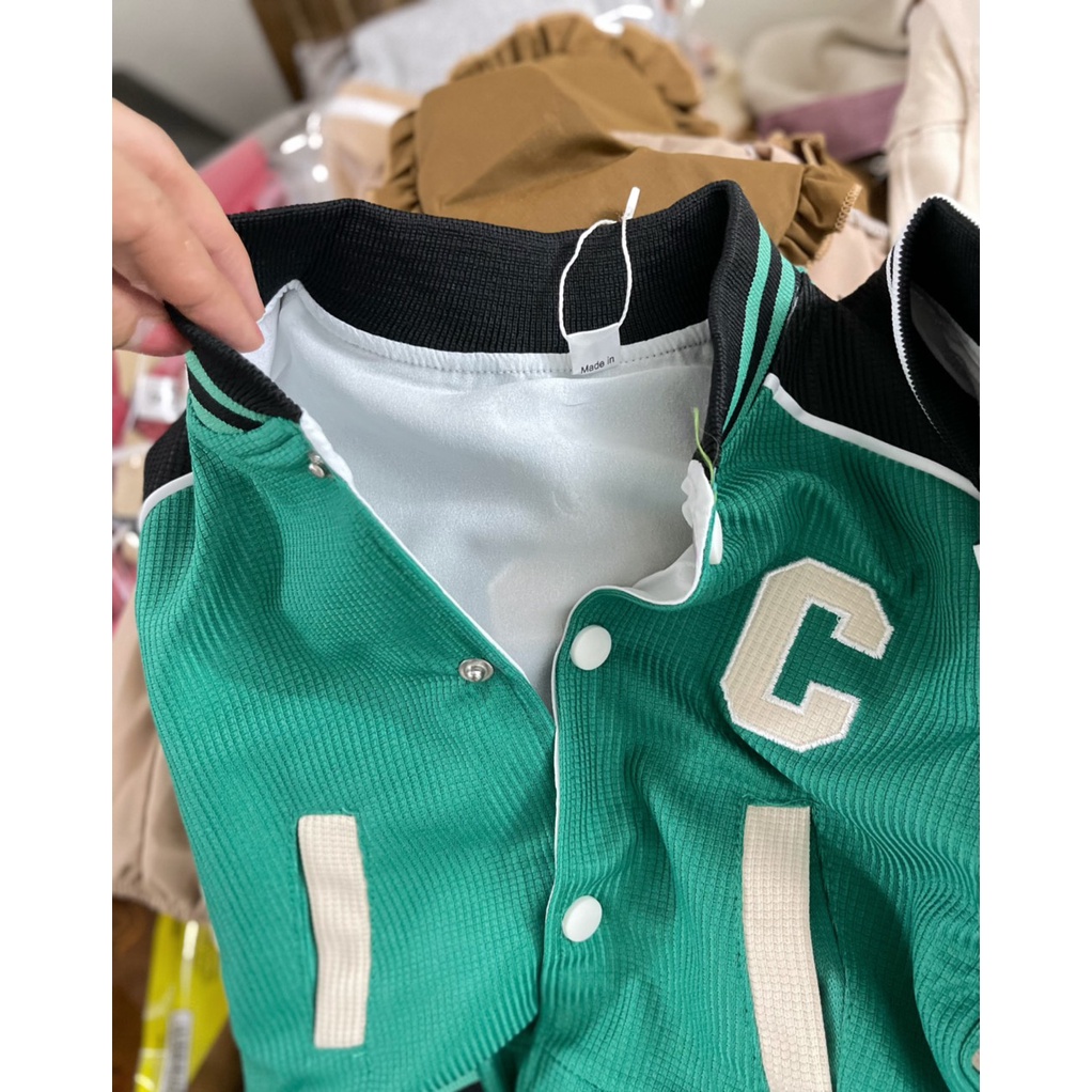 Áo khoác chữ C cho bé