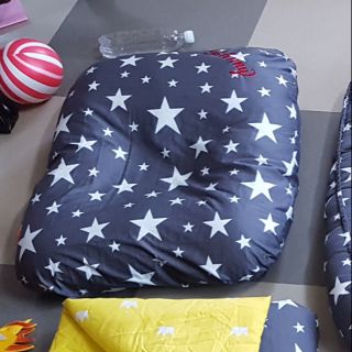 Gối boppy có lớp lót và thêu tên
