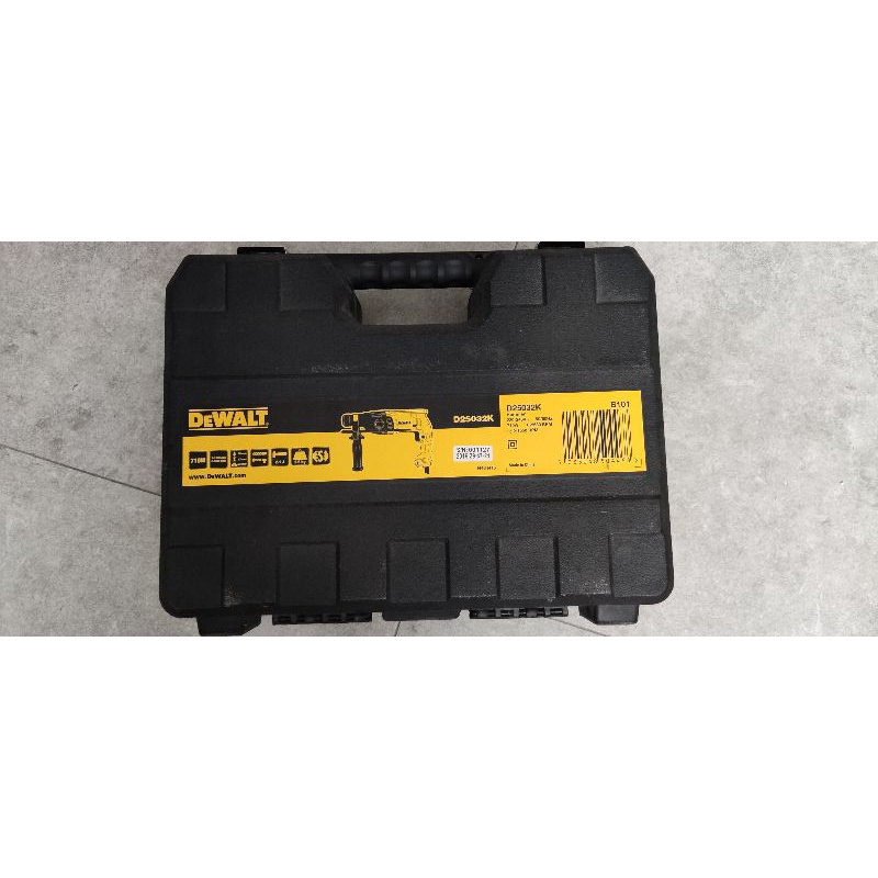 Máy khoan bê tông đa năng Dewalt D25032K chính hãng 710W, 2,5kg