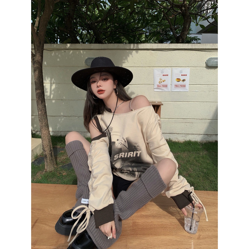 Áo mặc ngoài cổ chéo hở vai dáng rộng dễ phối đồ phong cách Mỹ thời trang thu đông mới dành cho nữ 4GNA