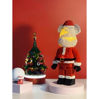 Santa Claus Bearbrick Lego 400% và Cây thông Noel Lego giáng sinh 2021