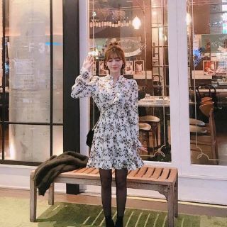 ĐẦM HOA XÒE CÓ NHÚN EO