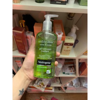 Sữa Rửa Mặt  Neutrogena Visibly Clear Pháp 200ml