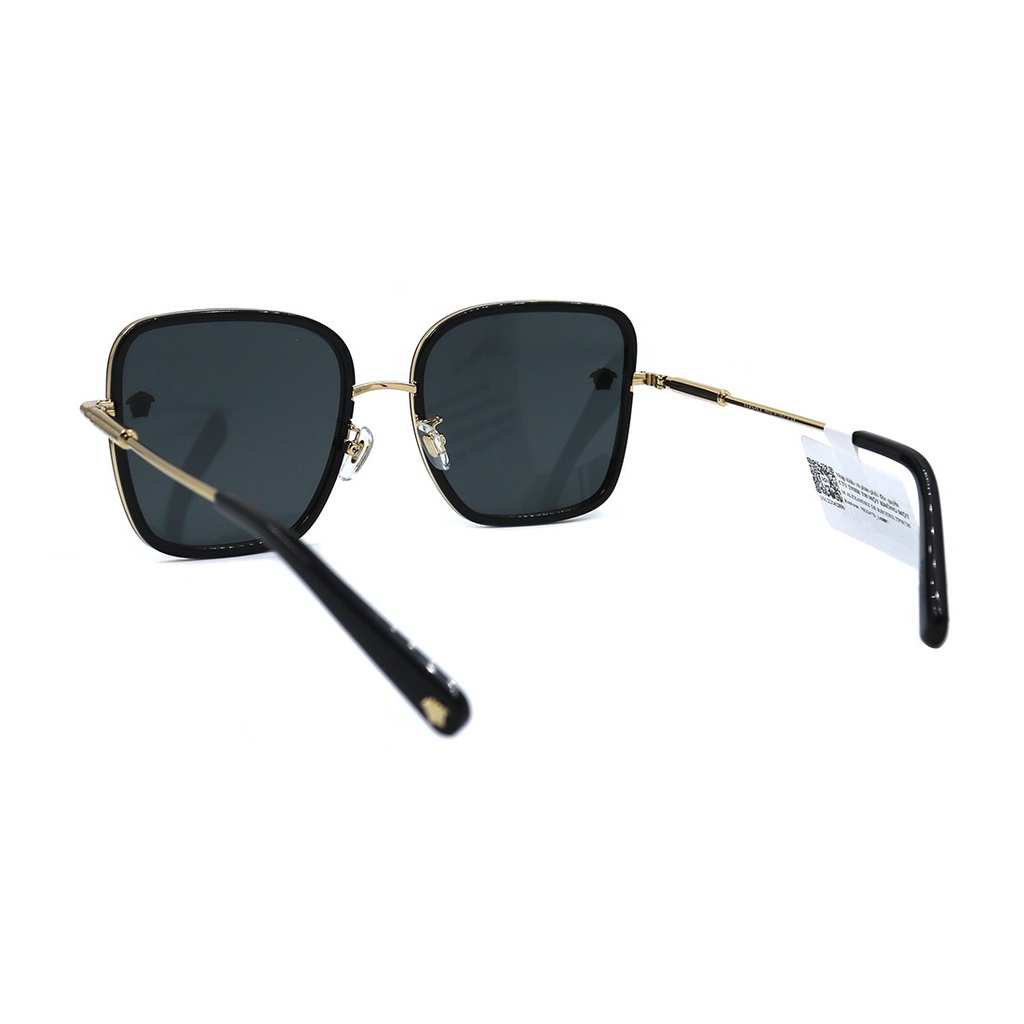 Kính mát chính hãng Versace VE2247D màu sắc thời trang, thiết kế dễ đeo bảo vệ mắt