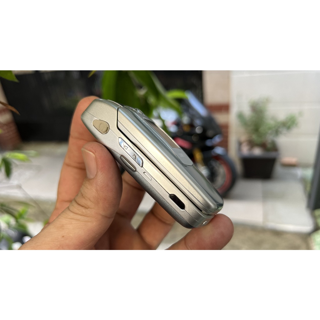 Điện thoại samsung sgh-e710  chính hãng