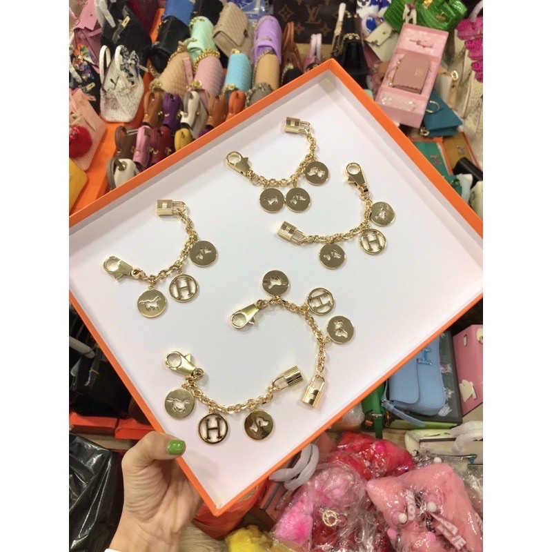 Phụ kiện Charm đeo túi xách HM sang chảnh