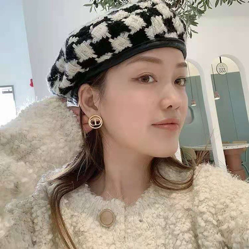 [Mã FAMARAL2 giảm 10K đơn 50K]Khuyên tai tròn hiệu chữ CD vàng sang chảnh KT224