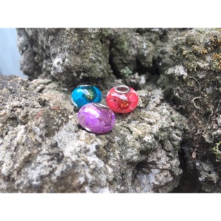 Viên charm đỏ