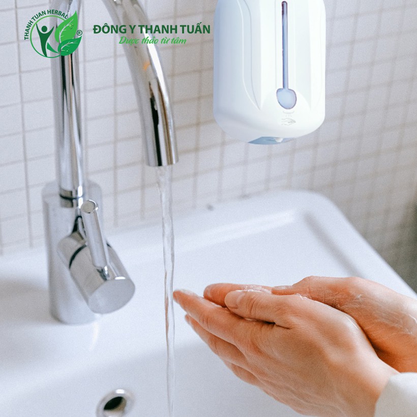 Máy xịt cồn cảm ứng tự động ( treo tường)  ATMOR AT110 Thái Lan - Tiện dụng sát khuẩn tay khu vực công cộng