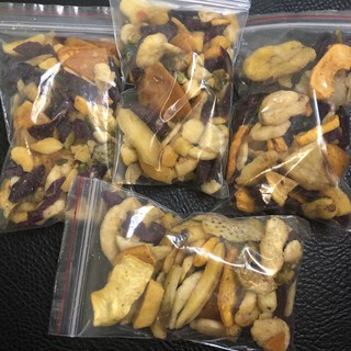 Thức ăn hamster hoa quả sấy