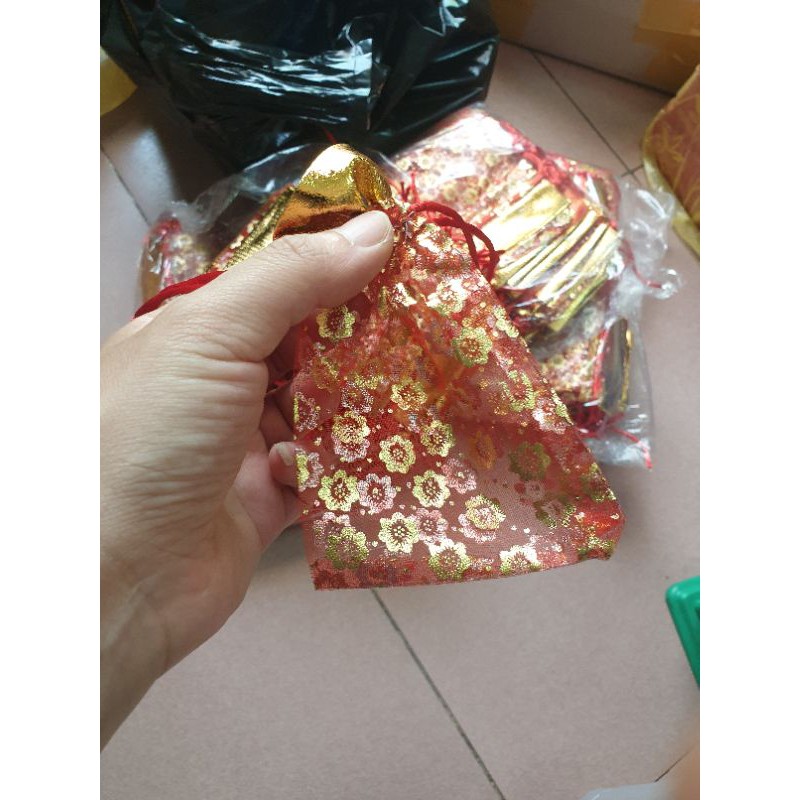 Túi gấm dây rút đỏ