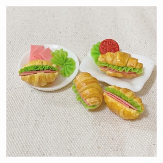Bánh mì mô hình dollhouse