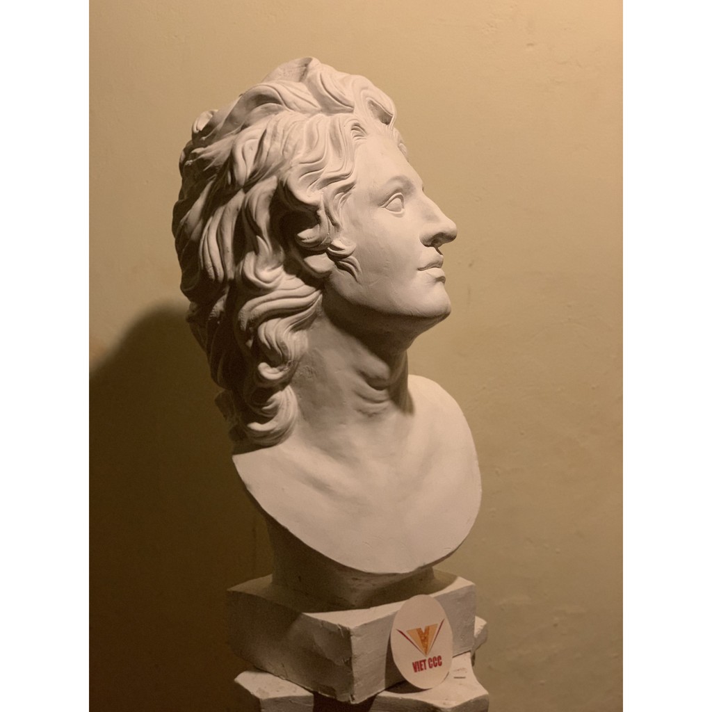 Tượng thạch cao Thần mặt trời Helios