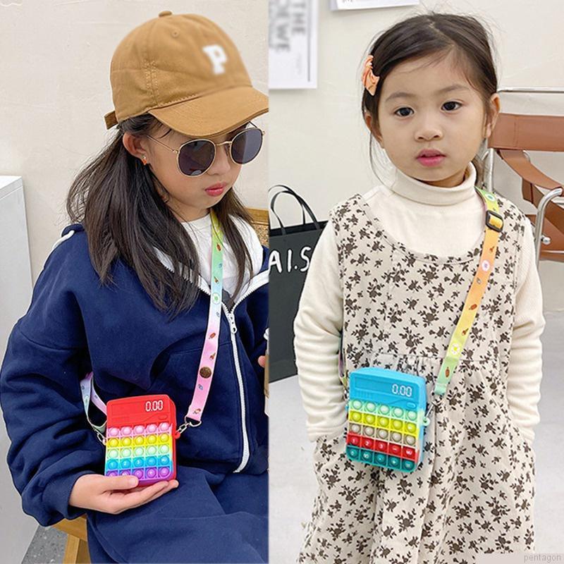 Túi đeo vai bằng silicon hình hoạt hình giúp giảm căng thẳng