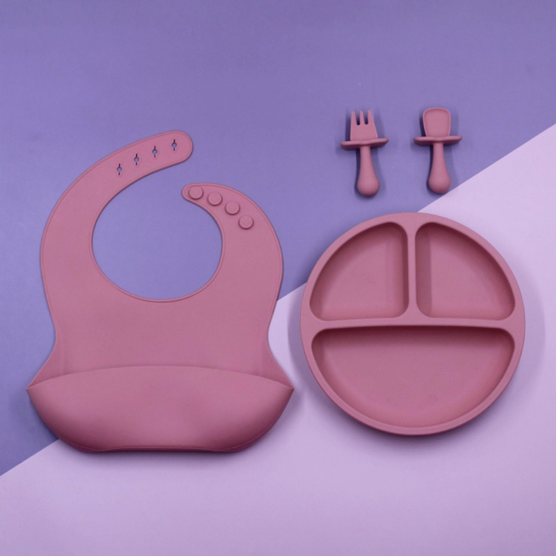 Bộ 4 Món Gồm Tô + Muỗng + Nĩa Bằng Silicone Chống Trượt Cho Bé Tập Ăn