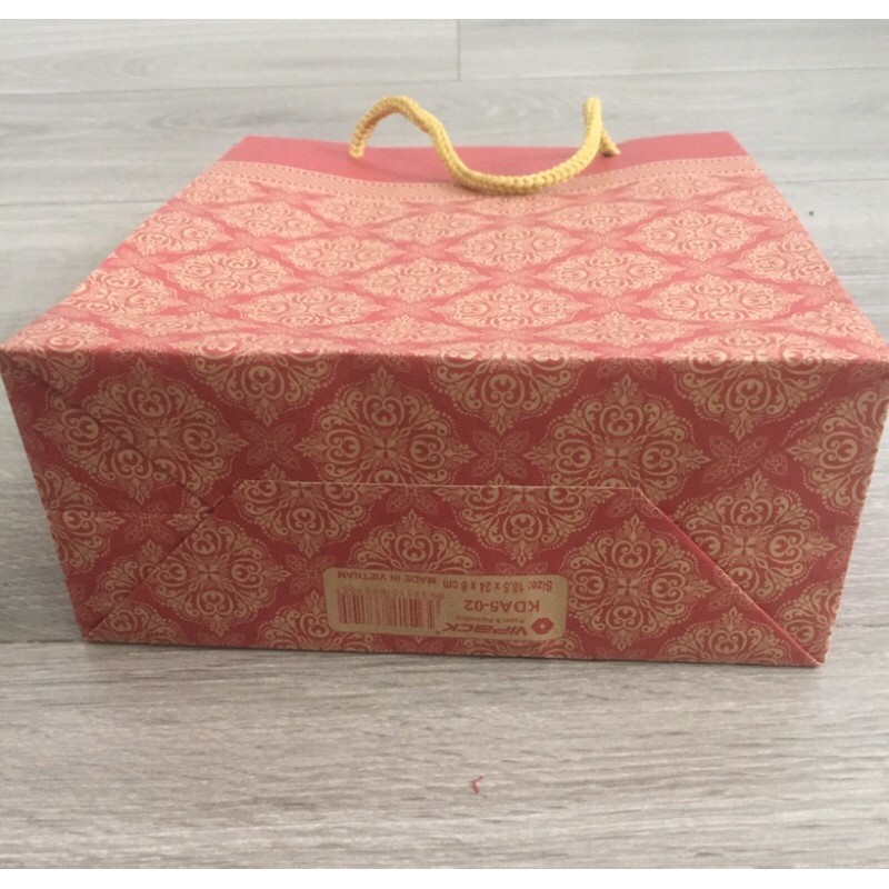 Túi giấy đựng quà có quai xách (Mã KD A5-02), chất dày đẹp