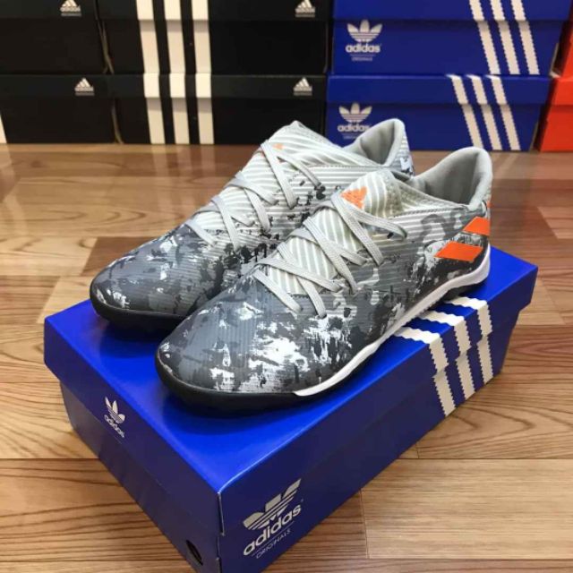 Giày đá bóng Nemeziz Messi