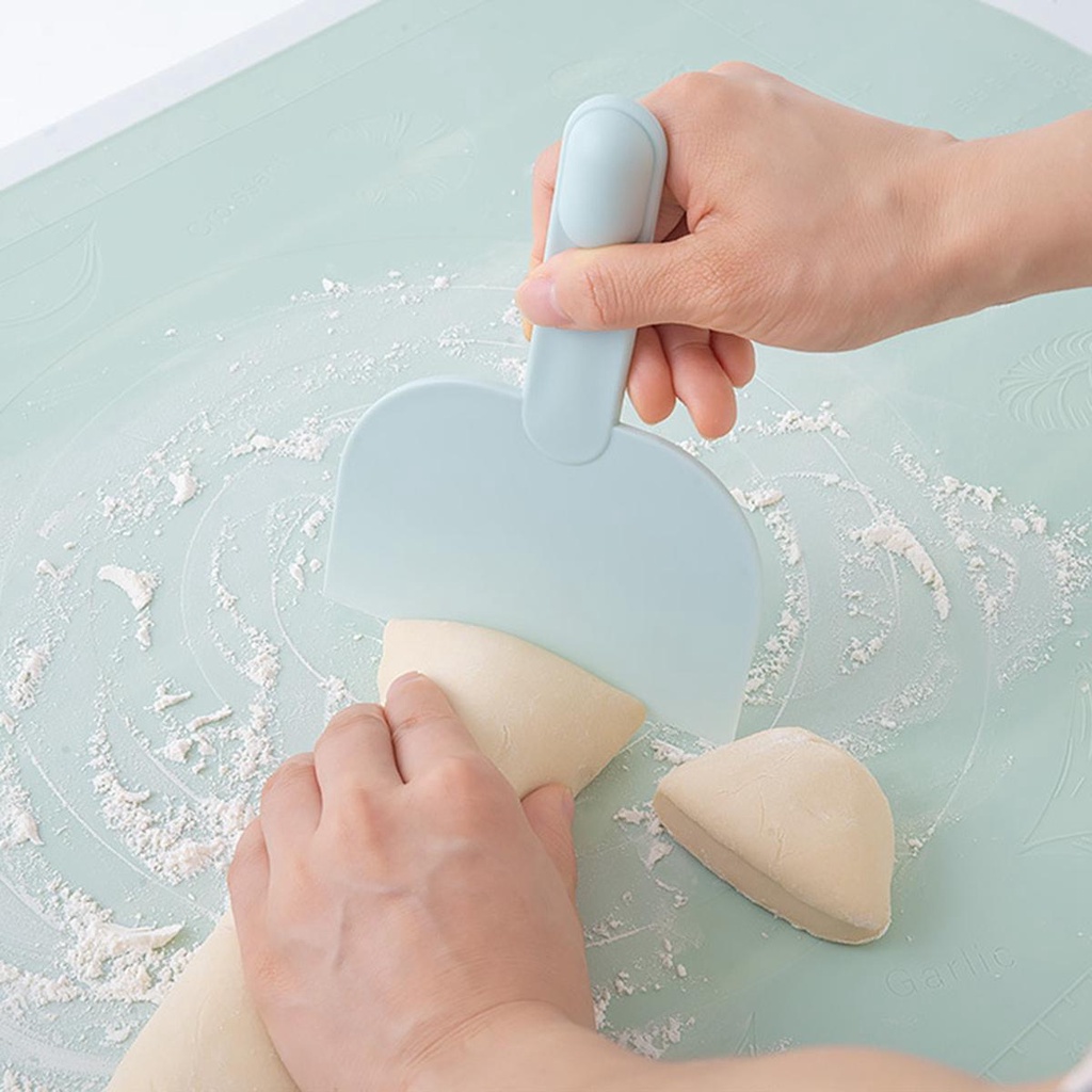 Dụng Cụ Cắt Bột Làm Bánh Bằng Nhựa