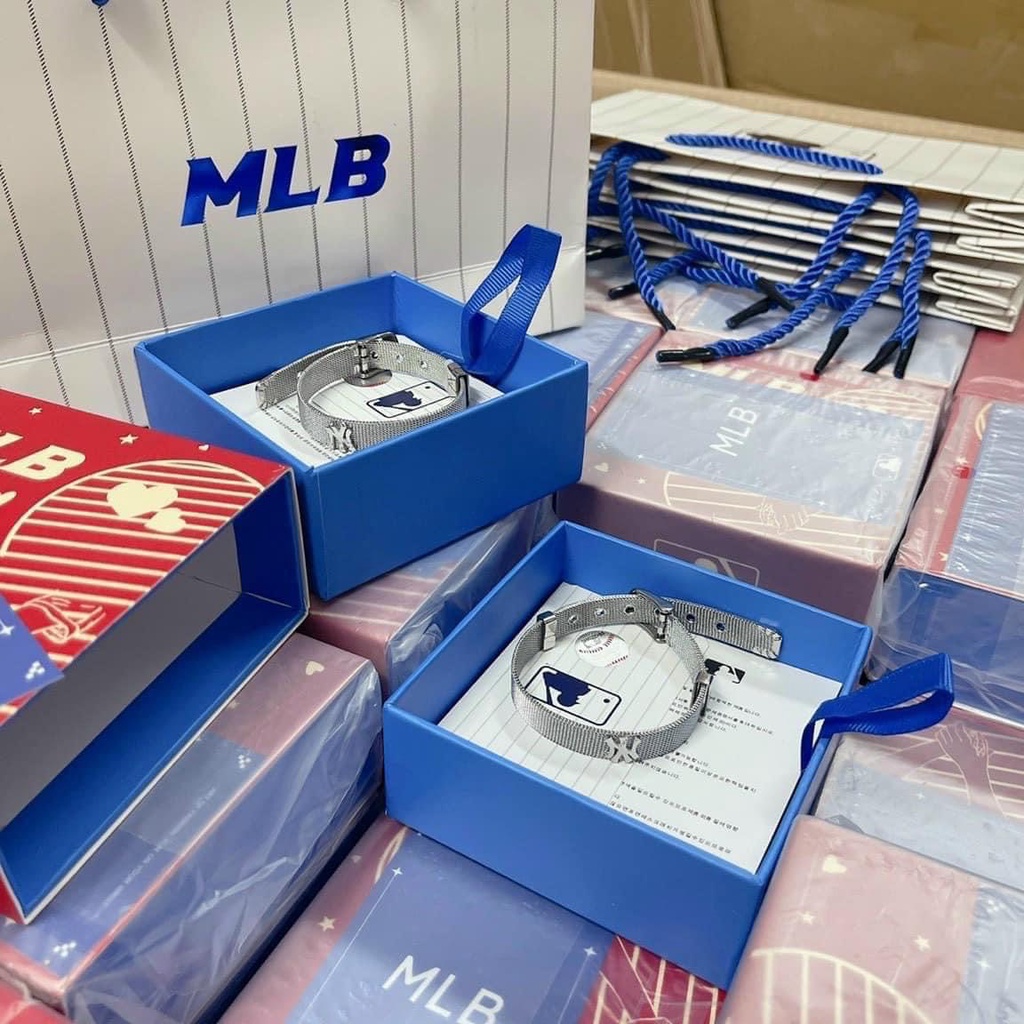 Vòng Tay MLB Chất Liệu Titan Không Gỉ Sét Full Combo Box Để Làm Quà Tặng