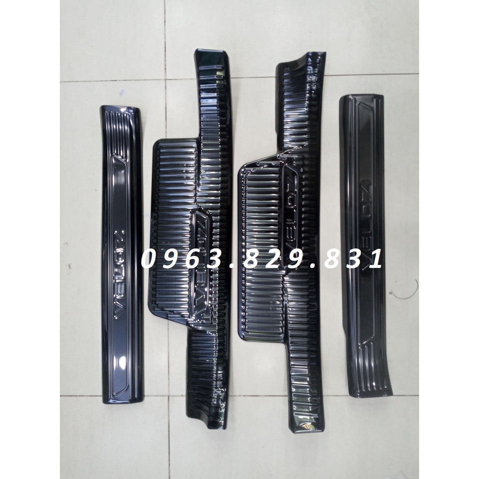 Ốp Bậc Cửa, Nẹp Bước Chân TOYOTA VELOZ hoặc AVANZA 2022-2023 HàngTitan cao cấp