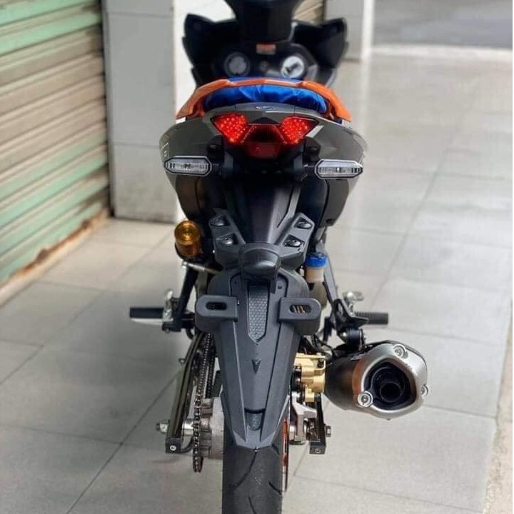 Đuôi Dè Sau Ex150 Exciter 150 Kiểu Mã Lai Màu Đen Nhám