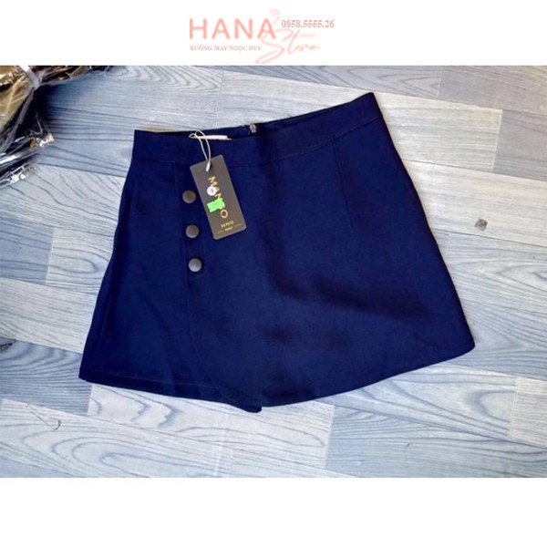 Quần giả váy ngắn chũ A màu đen ôm vạt chéo phối 3 cúc bấm - Kiểu chân váy ngắn dáng chữ A vải - Mặc đi làm công sở học | BigBuy360 - bigbuy360.vn