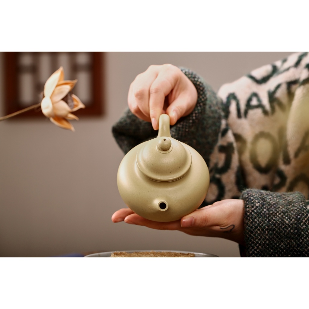 Ấm Tử Sa Nghi Hưng Dung Thiên 280 ml (Bổn Sơn Lục)