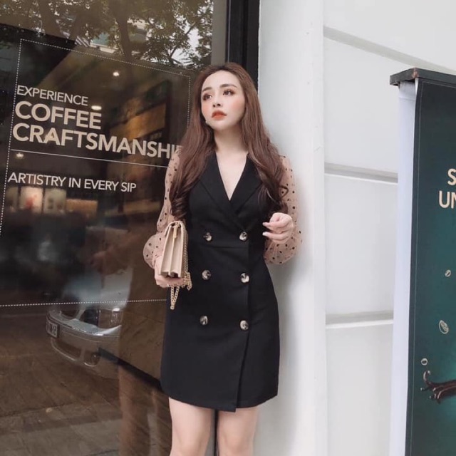 Váy tay ren chấm bi