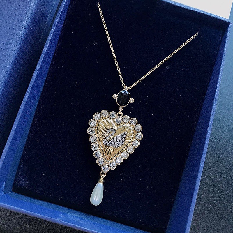 Swarovski Love Pendant with Gold Crystal Swan NecKLACE 5452384