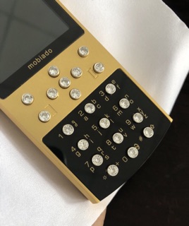 Điện thoại Mobiado 712 Gold