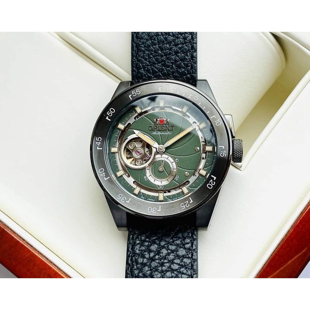 Đồng hồ nam  Orient Automatic Retro Future Camera RA-AR0202E10B