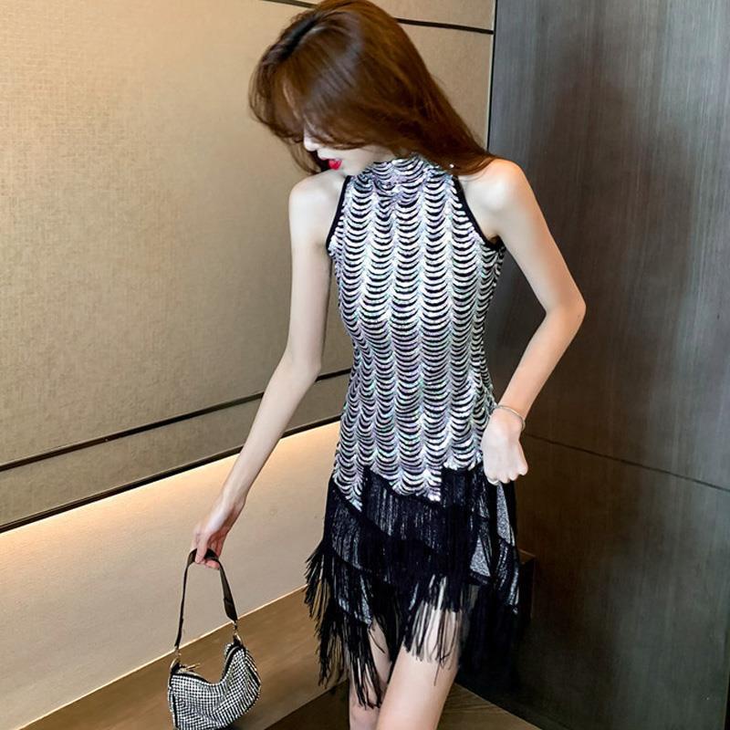 Đầm Dự Tiệc Đính Kim Sa Tua Rua Phong Cách Mới 2022 Cho Nữ