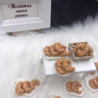 combo 2 cái Mô hình bánh sừng trâu mini trang trí nhà búp bê.