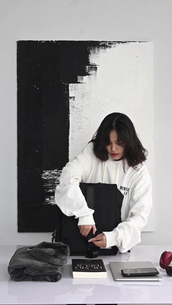 Balo Nam Nữ Vải Chống Nước SAIGONSWAGGER SGS Flapped Backpack, Ngăn Chống Sốc Laptop 15inch | BigBuy360 - bigbuy360.vn