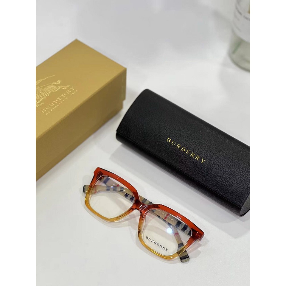 Kính Burberry