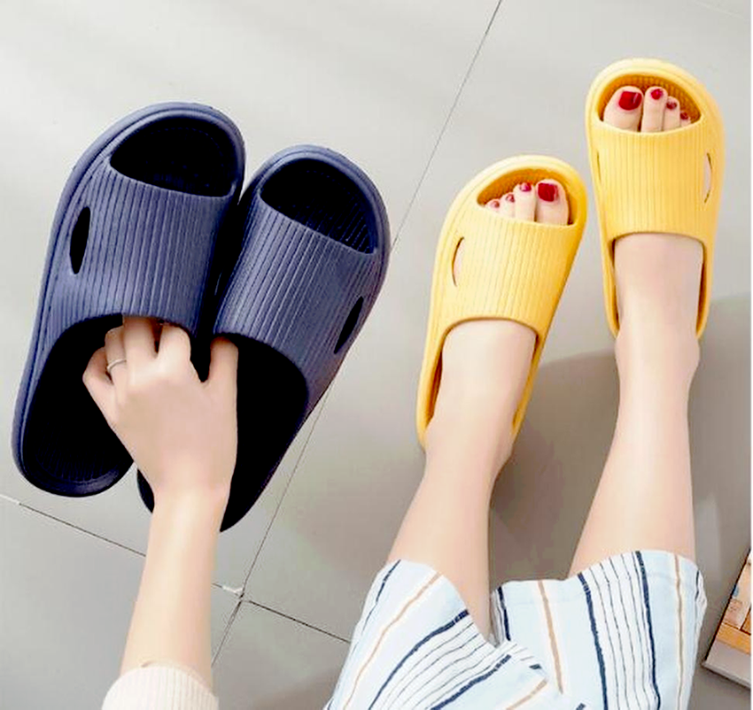 (Ready Stock) Non-slip Home Slippers Summer Sandals Women Indoor Home Bathroom Men's Slipper