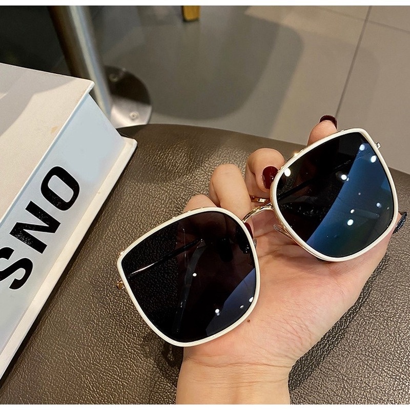 (KIQI-FASHION) COD Kính Mát Gọng Vuông Kim Loại Chống Tia UV Phong Cách Cổ Điển Thời Trang Unisex