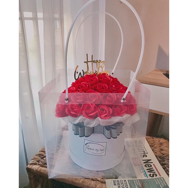 Hộp hoa 8-3 hoa sáp thơm để bàn