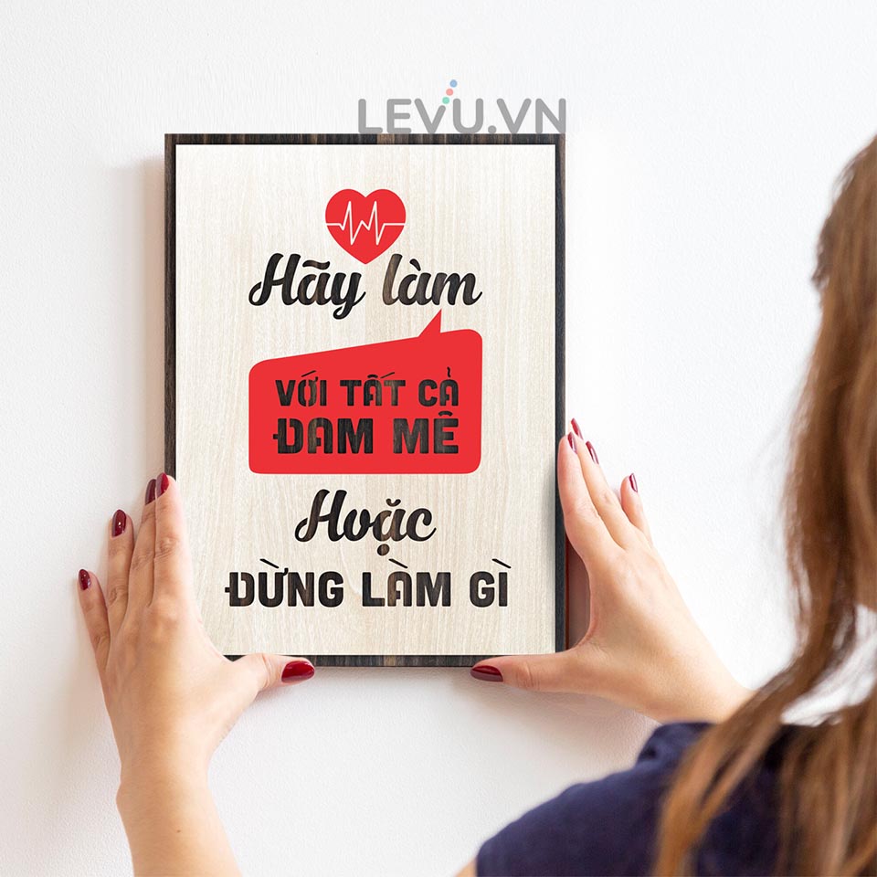 Tranh văn phòng gỗ khắc chữ slogan tạo động lực treo tường trang trí hiện đại size 20x27cm