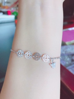 Lắc chân tay kim tiền