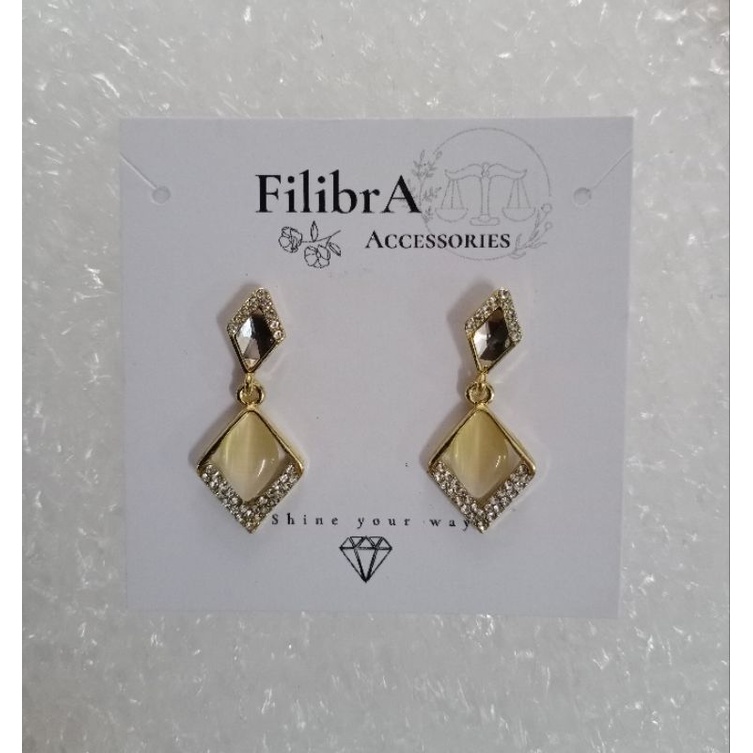 Bông tai đá mắt mèo sang trọng ảnh thật.