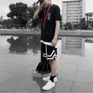 Quần shorts viền 2V